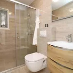 Bay Villa *