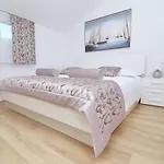 Villa Bay *