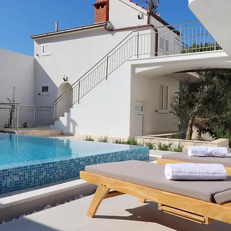 Bay Вела-Лука