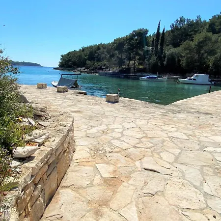 Bay Vela Luka