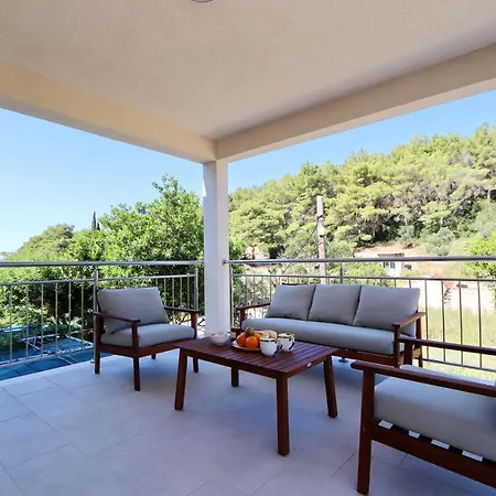 Bay Villa *