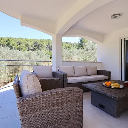 Bay Villa